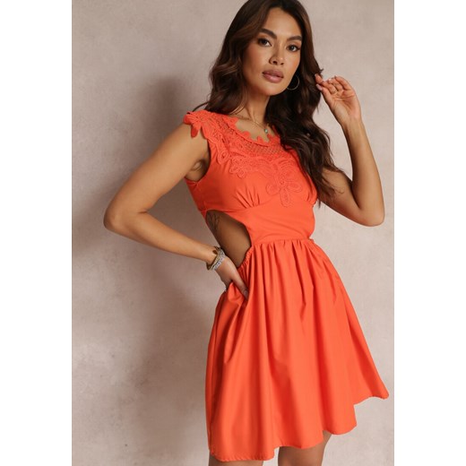 Pomarańczowa Sukienka z Koronkowym Dekoltem i Gumką z Wycięciami w Talii Melania ze sklepu Renee odzież w kategorii Sukienki - zdjęcie 157107918