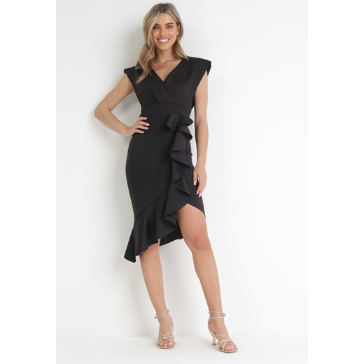 Czarna Kopertowa Sukienka Midi z Asymetrycznym Dołem z Falbanką Sarane ze sklepu Born2be Odzież w kategorii Sukienki - zdjęcie 157230489