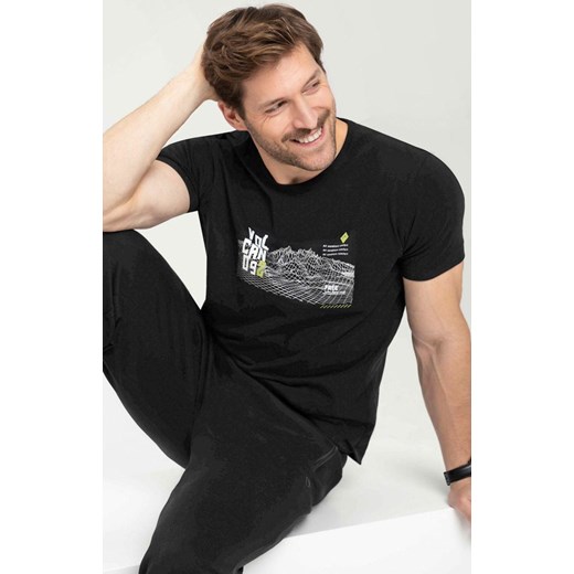 Bawełniana koszulka męska w kolorze czarnym T-Awer, Kolor czarny, Rozmiar L, Volcano ze sklepu Primodo w kategorii T-shirty męskie - zdjęcie 157309438