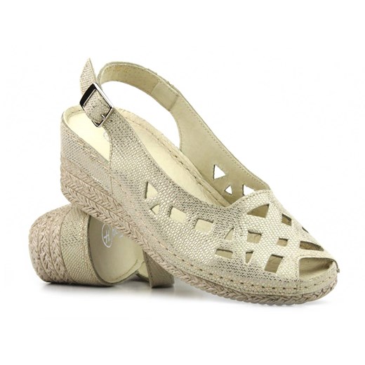 Skórzane sandały damskie na koturnie - HELIOS Komfort 110, złote ze sklepu ulubioneobuwie w kategorii Sandały damskie - zdjęcie 157467418