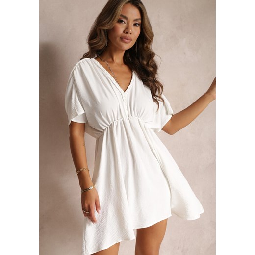 Biała Sukienka Mini z Ozdobnym Dekoltem i Gumką w Talii Itana ze sklepu Renee odzież w kategorii Sukienki - zdjęcie 157473009
