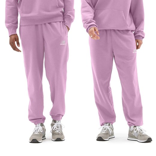 Spodnie New Balance UP21500LLC - różowe ze sklepu streetstyle24.pl w kategorii Spodnie męskie - zdjęcie 157490505