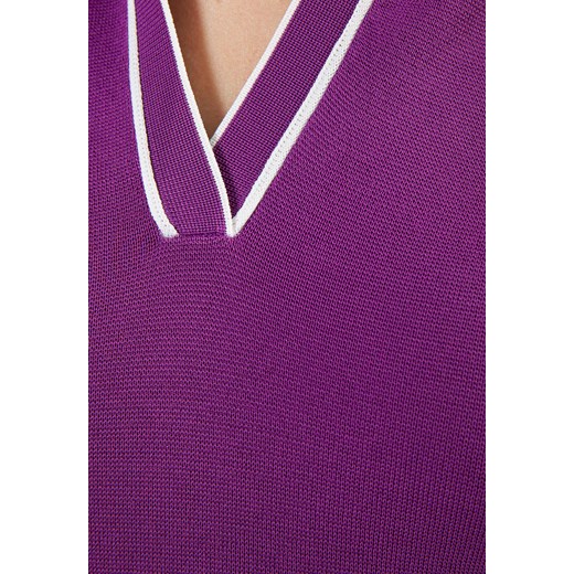 Sportowa sukienka z kołnierzykiem polo w kolorze oberżyny Molton L Molton