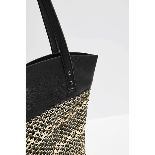 Pleciona torba na ramię czarna ze sklepu Moodo.pl w kategorii Torby letnie - zdjęcie 157493637