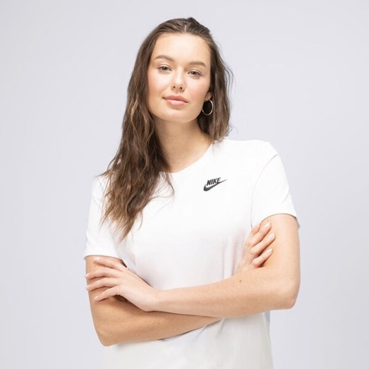 nike t-shirt w nsw club dx7902-100 ze sklepu 50style.pl w kategorii Bluzki damskie - zdjęcie 157553269