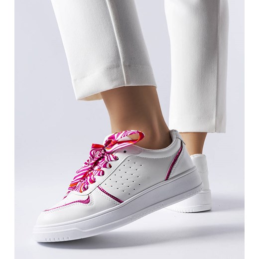 Białe sneakersy wiązane wstążką Pryor ze sklepu gemre w kategorii Trampki damskie - zdjęcie 157573009