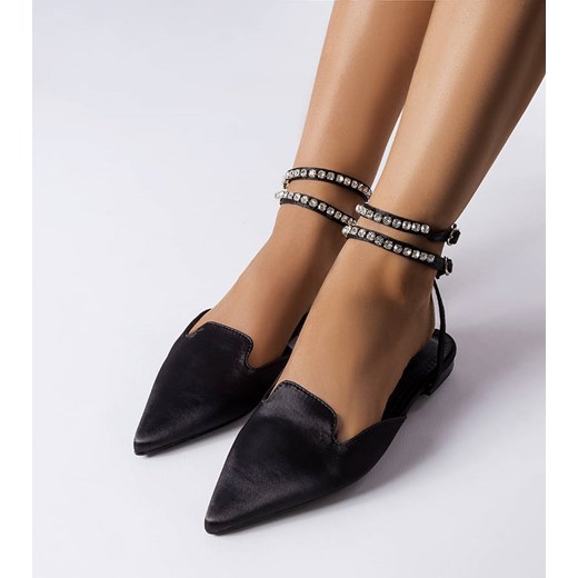 Czarne sandały o satynowym wykończeniu Hewes ze sklepu gemre w kategorii Balerinki - zdjęcie 157574645