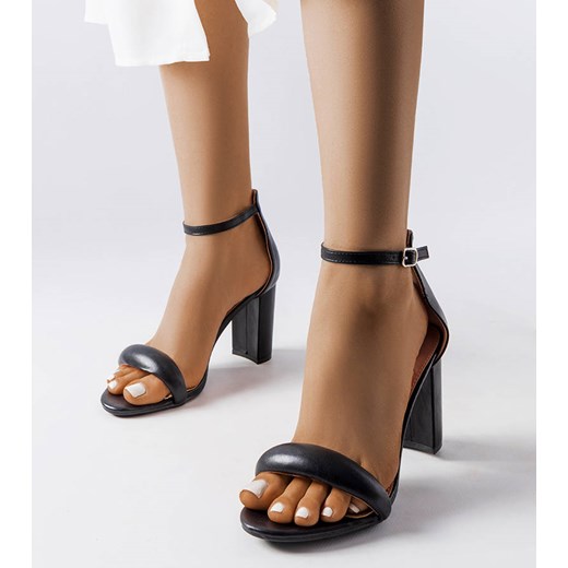 Czarne sandały na słupku Hane ze sklepu gemre w kategorii Sandały damskie - zdjęcie 157580616