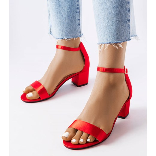 Czerwone sandałki na niskim słupku Bingamon ze sklepu gemre w kategorii Sandały damskie - zdjęcie 157582385