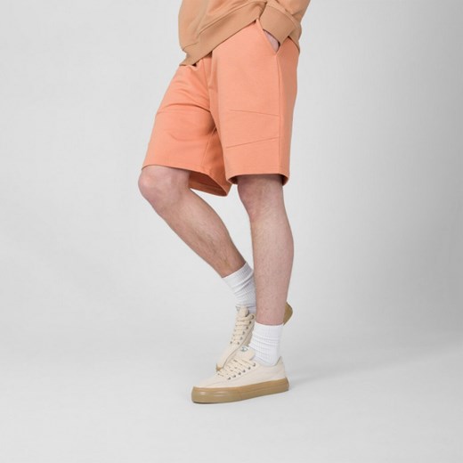 Męskie spodenki dresowe OUTHORN OTHSS23TSHOM135 - pomarańczowe Outhorn XL Sportstylestory.com