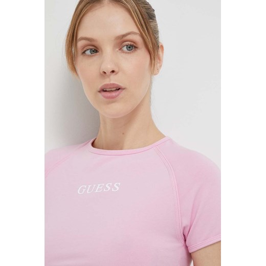 Guess t-shirt ALINE damski kolor różowy V3RP16 KABR0 ze sklepu ANSWEAR.com w kategorii Bluzki damskie - zdjęcie 157616275