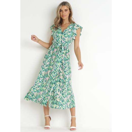 Zielona Błyszcząca Sukienka Maxi z Falbankami i Materiałowym Paskiem Xisezi ze sklepu Born2be Odzież w kategorii Sukienki - zdjęcie 157630939