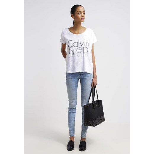 Calvin Klein Jeans TAMMY Tshirt z nadrukiem bright white zalando  dżersej