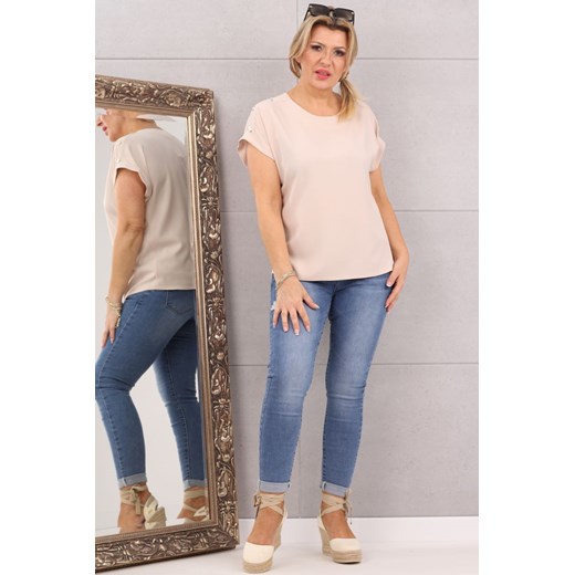 Zwiewna bluzka z guziczkami na ramionach beżowa - 42 Femimoda 48 femimoda.pl