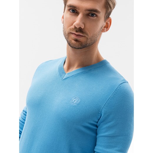 Sweter męski z haftem - błękitny V21 E191 M ombre
