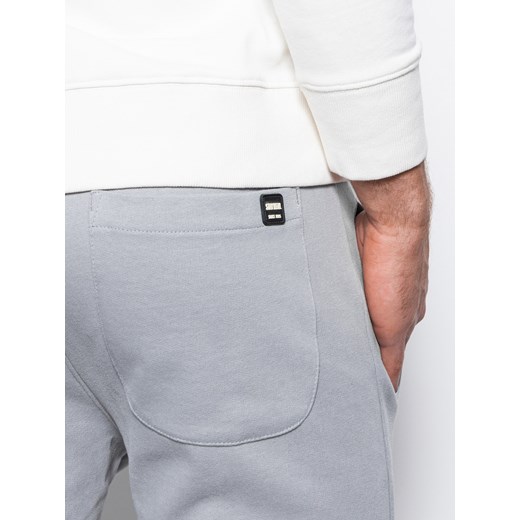 Spodnie męskie dresowe bez ściągacza na nogawce - jasnoszare V5 P946 M ombre