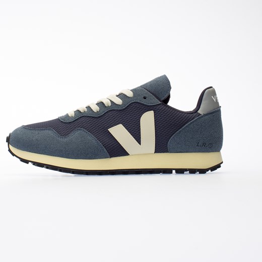 Veja Rio Branco Alveomesh Nautico/Pierre Veja US 8.5 / EU 42 / 26.5 CM runcolors