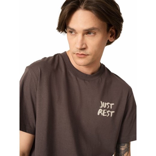 T-shirt męski Outhorn brązowy na wiosnę 
