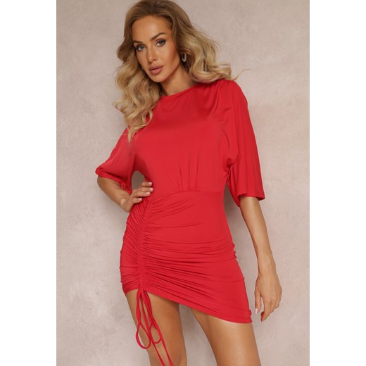 Czerwona Sukienka Mini ze Ściągaczem i Rękawem Typu Nietoperz Yarleta ze sklepu Renee odzież w kategorii Sukienki - zdjęcie 159133616