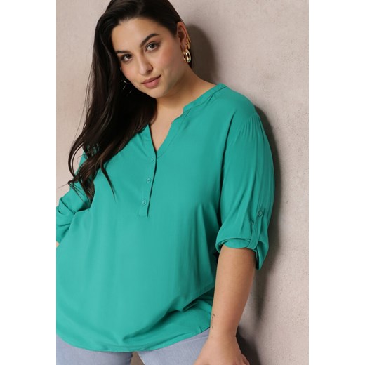 Zielona Bluzka z Wiskozy z Dekoltem Zapinanym na Guziki Sarika ze sklepu Renee odzież w kategorii Bluzki damskie - zdjęcie 159182687