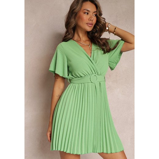 Zielona Sukienka Plisowana z Paskiem i Kopertowym Dekoltem Azelea ze sklepu Renee odzież w kategorii Sukienki - zdjęcie 159227716
