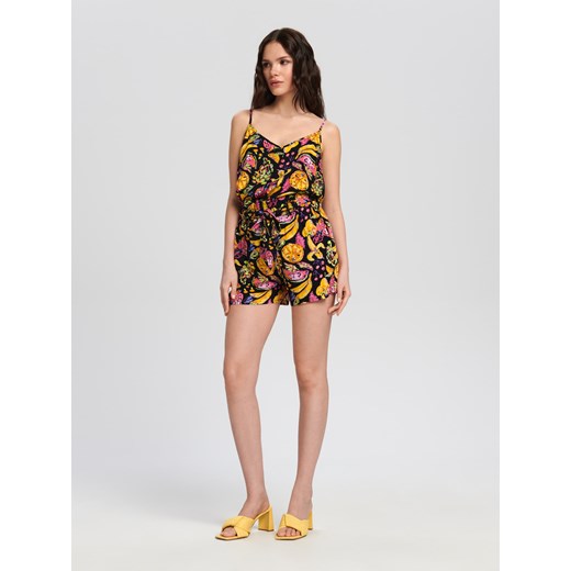 Sinsay szorty w stylu młodzieżowym 