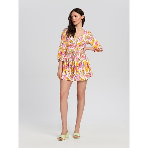 Wielokolorowa bluzka damska Sinsay boho z dekoltem v w kwiaty z krótkim rękawem 