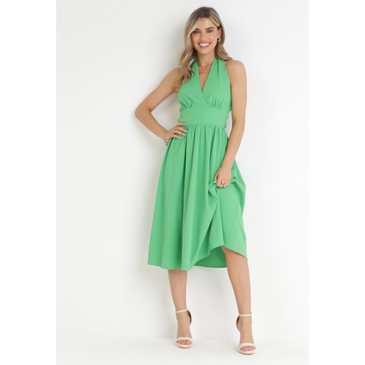 Zielona Rozkloszowana Sukienka z Wiązaniem na Szyi Nosalae ze sklepu Born2be Odzież w kategorii Sukienki - zdjęcie 160050469