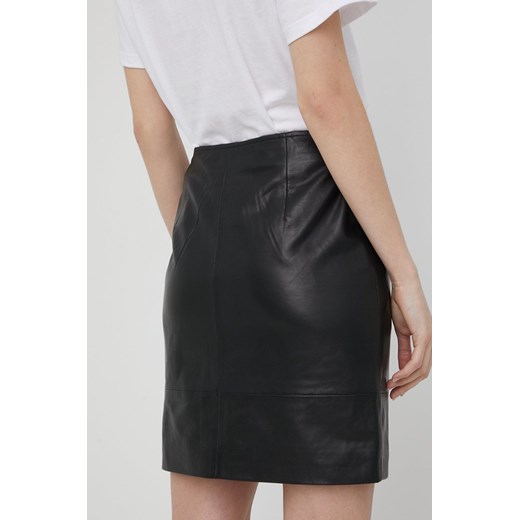 Gestuz spódnica skórzana Abina kolor czarny mini prosta Gestuz 40 ANSWEAR.com promocyjna cena