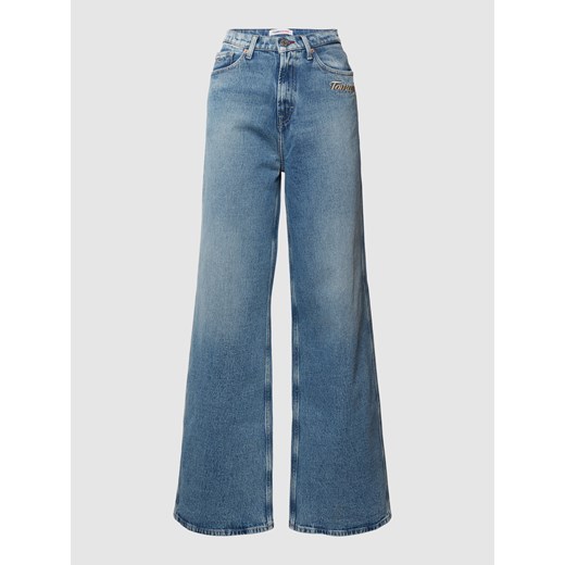 Jeansy o rozkloszowanym kroju z wyhaftowanymi logo model ‘CLAIRE HIGH RISE WIDE’ Tommy Jeans 26/32 Peek&Cloppenburg 