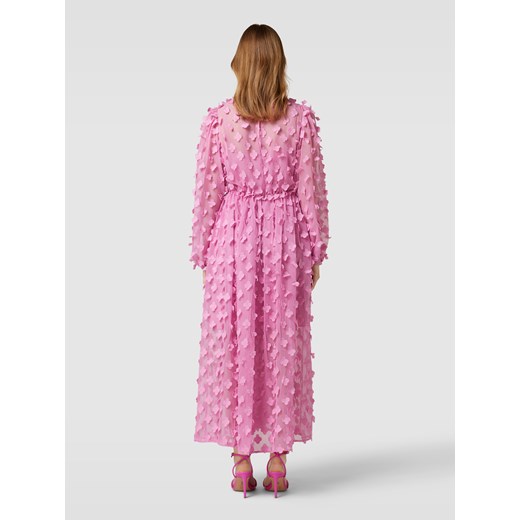 Sukienka Selected Femme maxi z okrągłym dekoltem z długim rękawem casual oversize'owa z szyfonu