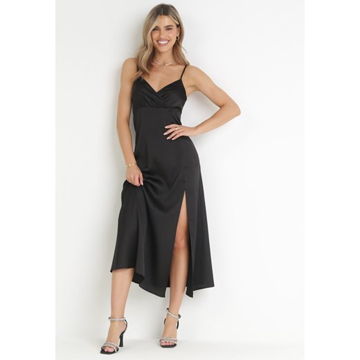 Czarna Sukienka Maxi na Ramiączkach z Głębokim Dekoltem Issabelle ze sklepu Born2be Odzież w kategorii Sukienki - zdjęcie 160830587