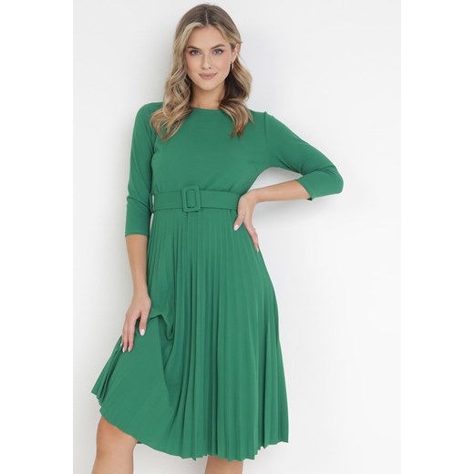 Zielona Sukienka Plisowana z Paskiem Gonge ze sklepu Born2be Odzież w kategorii Sukienki - zdjęcie 160907599