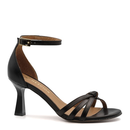 Czarne skórzane sandały na niskim obcasie 209G ze sklepu NESCIOR w kategorii Sandały damskie - zdjęcie 160917037