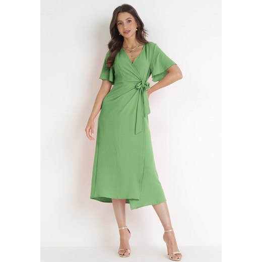 Zielona Kopertowa Sukienka Midi z Materiałowym Paskiem Noriana M/L promocyjna cena Born2be Odzież