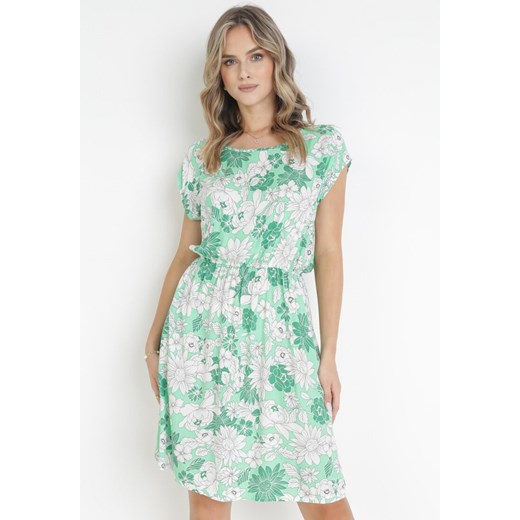 Zielona Wiskozowa Sukienka Mini w Kwiaty z Gumką w Pasie Charmain ze sklepu Born2be Odzież w kategorii Sukienki - zdjęcie 161022468