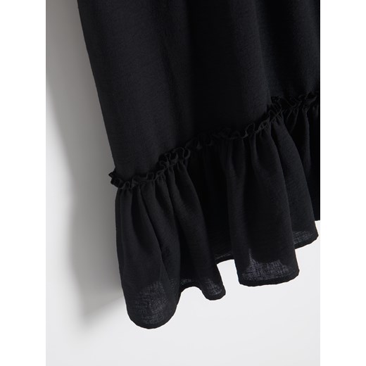 Sukienka Reserved czarna bez rękawów z dekoltem w serek trapezowa 