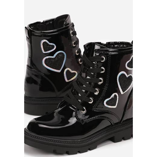 Czarne Botki na Płaskiej Podeszwie z Wiązaniem Ozdobione Sercami z Brokatem 27 born2be.pl promocyjna cena