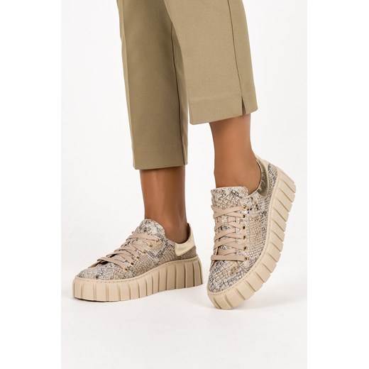 Beżowe sneakersy skórzane damskie na platformie sznurowane wzór wężowy PRODUKT Casu 37 okazyjna cena Casu.pl