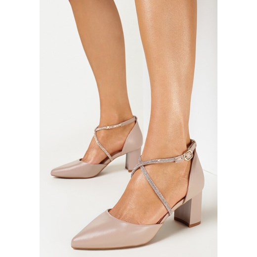 Beżowe Sandały na Niskim Słupku ze Sprzączką i Ozdobnymi Paskami Adomia 37 okazyjna cena born2be.pl