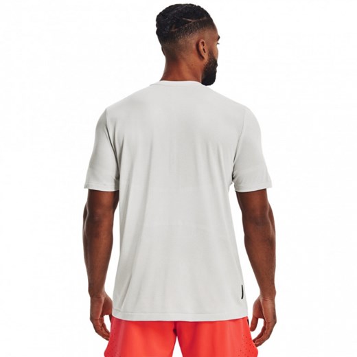 Męska koszulka treningowa Under Armour UA Rush Seamless Legacy SS - biała ze sklepu Sportstylestory.com w kategorii T-shirty męskie - zdjęcie 161341178