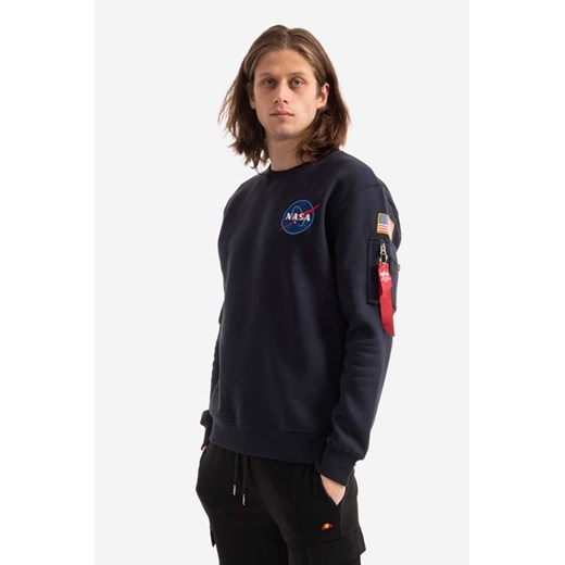 Alpha Industries bluza Space Shuttle Sweater męska kolor granatowy z nadrukiem 178307 07 ze sklepu PRM w kategorii Bluzy męskie - zdjęcie 161391896
