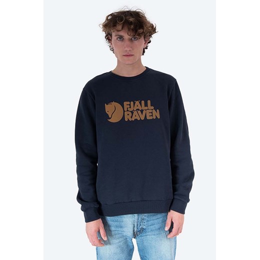 Fjallraven bluza bawełniana Logo Sweater męska kolor granatowy z aplikacją F84142-345 ze sklepu PRM w kategorii Bluzy męskie - zdjęcie 161397229