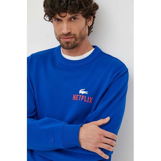 Lacoste bluza bawełniana x Netflix męska kolor granatowy wzorzysta SH7717-JQ0 Lacoste M wyprzedaż PRM