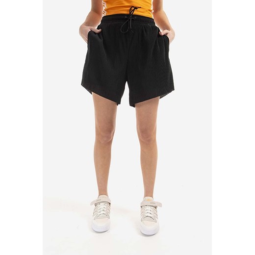 adidas Originals szorty damskie kolor czarny gładkie high waist HF7543-CZARNY ze sklepu PRM w kategorii Szorty - zdjęcie 161407205