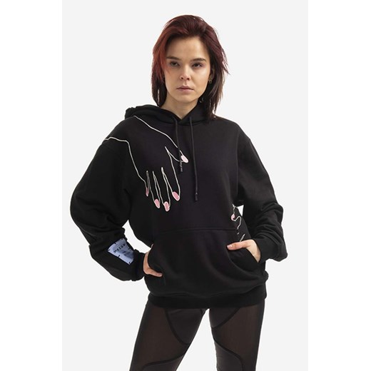 MCQ bluza bawełniana damska kolor czarny z kapturem z aplikacją 624727RST861000-BLACK ze sklepu PRM w kategorii Bluzy damskie - zdjęcie 161416068