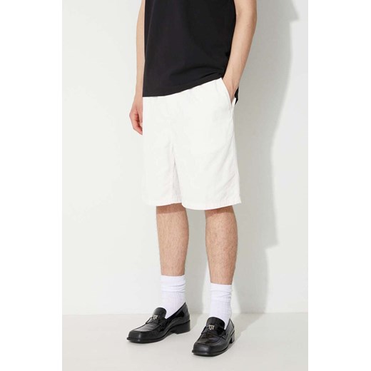 Carhartt WIP szorty bawełniane kolor biały I030480-WAX ze sklepu PRM w kategorii Spodenki męskie - zdjęcie 161433175