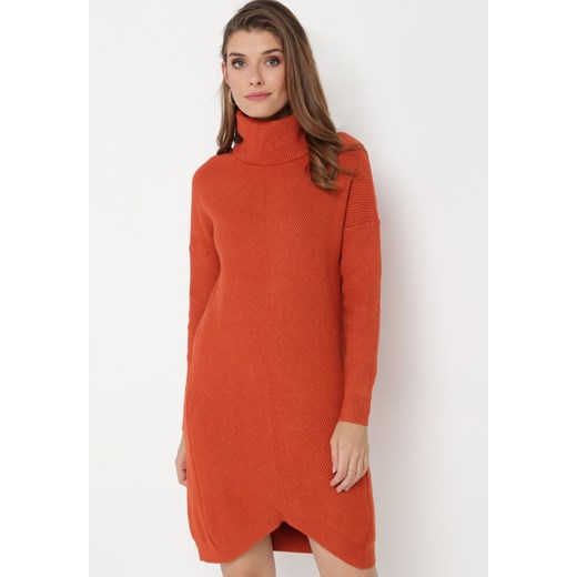Czerwona Sweterkowa Sukienka z Golfem i Asymetrycznym Dołem Elisane ze sklepu Born2be Odzież w kategorii Sukienki - zdjęcie 161438428