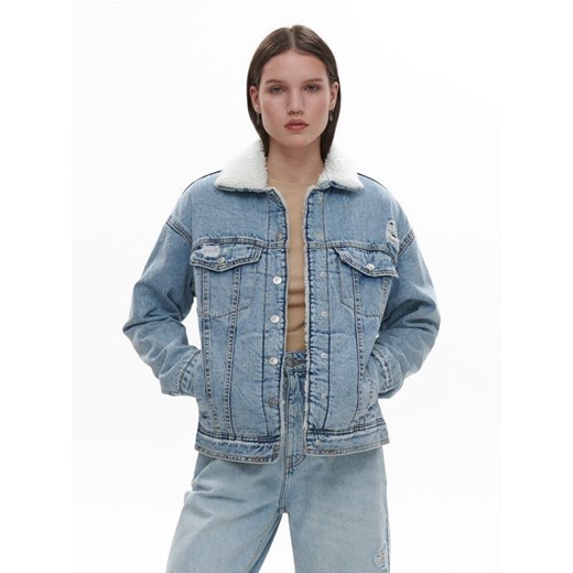 Cropp - Kurtka jeansowa sherpa z efektem sprania - niebieski Cropp L Cropp okazja