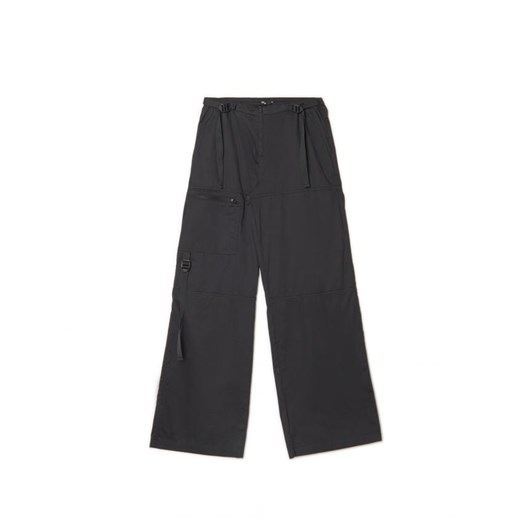 Cropp - Czarne spodnie z niskim stanem - czarny Cropp 42 Cropp